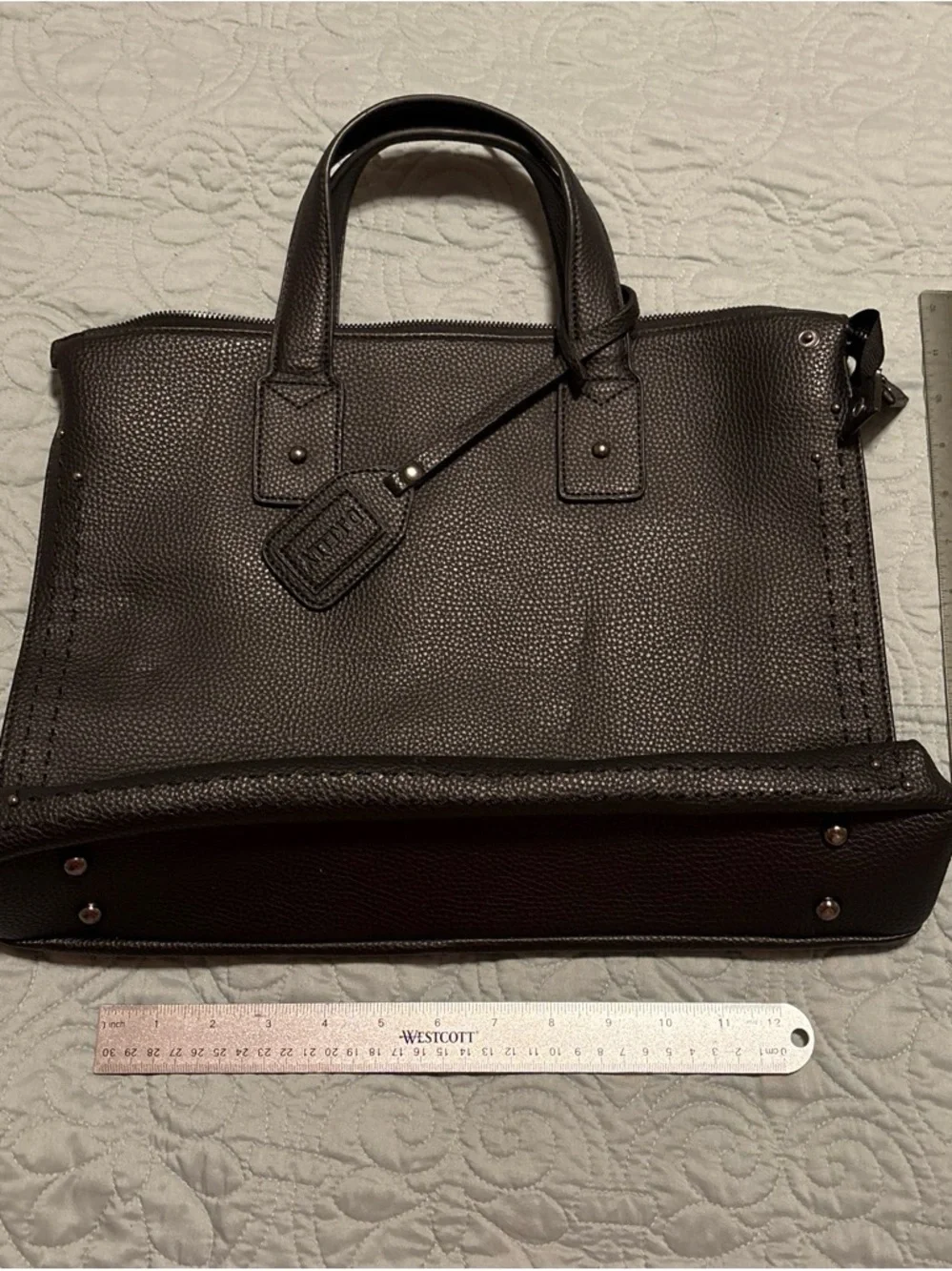 Leather Tote Bag in black - Structured Carryall